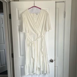 Great dress for a bridal shower or baby shower! ✨✨